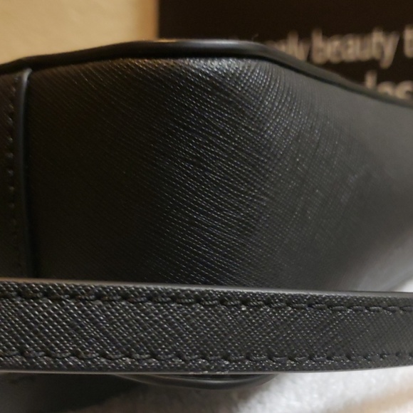 Michael Kors Hamilton Medium Leather Messenger Cro - Picture 3 of 8